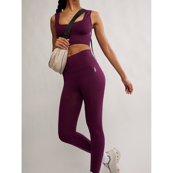 🆕 FP MOVEMENT Good Karma Leggings / Black Cherry - Picture 2 of 7